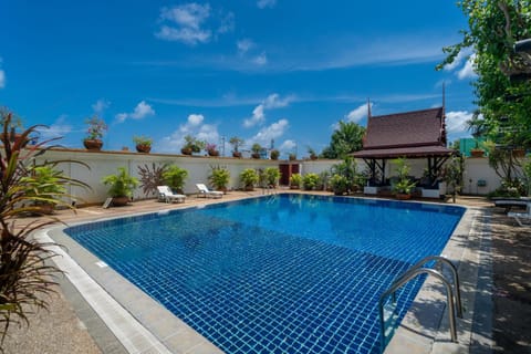 Property building, Day, Garden, Garden view, Pool view, Swimming pool, sunbed