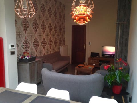 Communal lounge/ TV room, TV and multimedia, Living room, Seating area