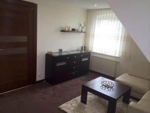 Day, Decorative detail