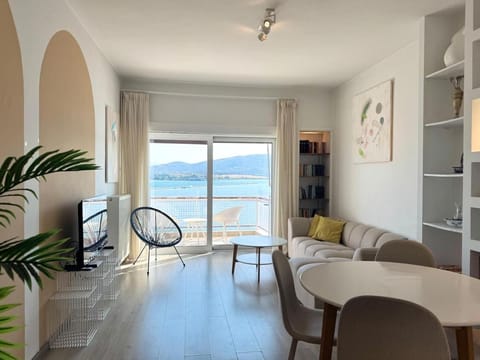 Natural landscape, Living room, Seating area, Dining area, Sea view