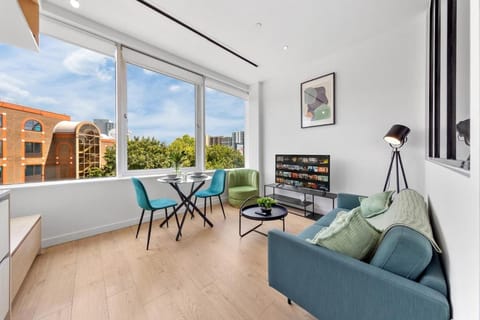 Communal lounge/ TV room, Living room, Seating area