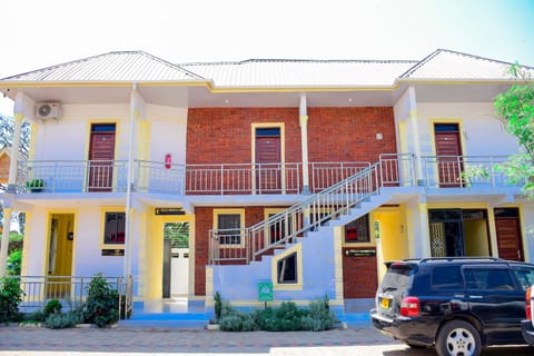 Property building, Day, Parking