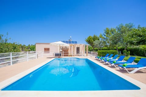 Facade/entrance, Swimming pool