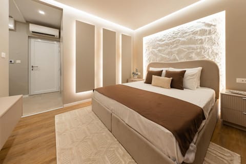 Bed, Photo of the whole room, Bedroom, wardrobe, air conditioner