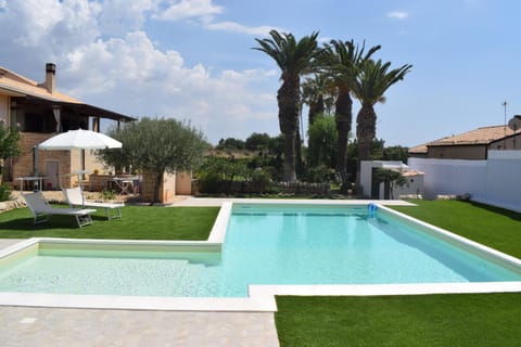 Day, Pool view, Swimming pool, Swimming pool, sunbed