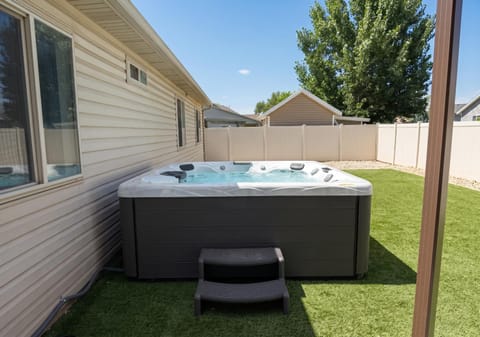 Day, Natural landscape, Hot Tub