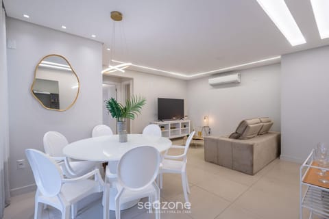 TV and multimedia, Living room, Dining area
