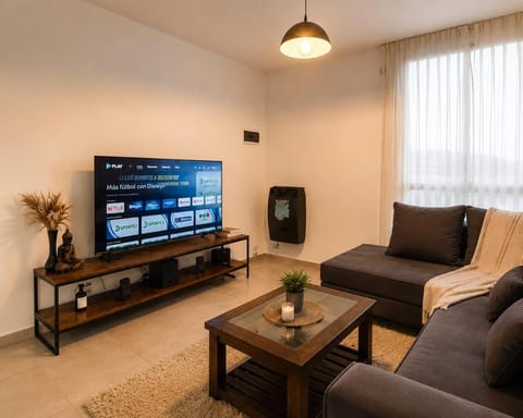 Communal lounge/ TV room, TV and multimedia, Living room, Evening entertainment