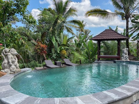 Spring, Day, Natural landscape, Garden, Hot Tub, Garden view, Pool view, Swimming pool, sunbed