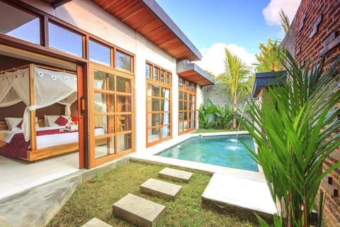 Day, Natural landscape, Garden, Garden view, Pool view, Swimming pool