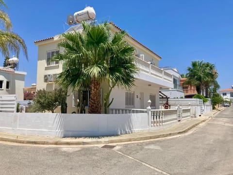 Property building, Neighbourhood, Street view