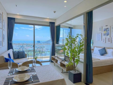 Bed, Natural landscape, View (from property/room), Balcony/Terrace, Living room, Photo of the whole room, Seating area, Bedroom, Sea view