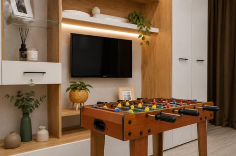 Communal lounge/ TV room, Game Room, TV and multimedia