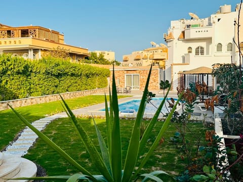 Garden, Swimming pool