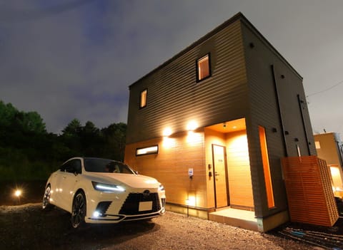 Property building, Night