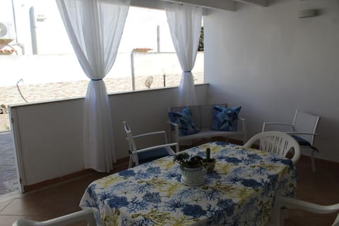 Property building, Seating area
