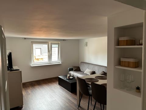 TV and multimedia, Living room, Dining area
