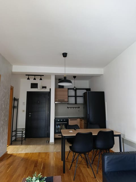 Kitchen or kitchenette, Dining area, oven
