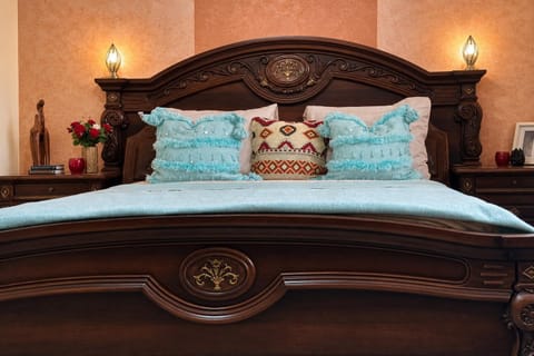 Bed, Photo of the whole room, Bedroom