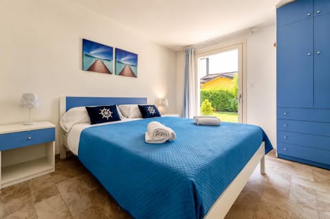 Bed, Photo of the whole room, Bedroom, towels, wardrobe