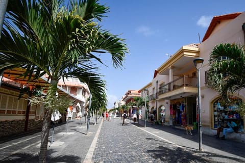 Property building, Neighbourhood, Street view