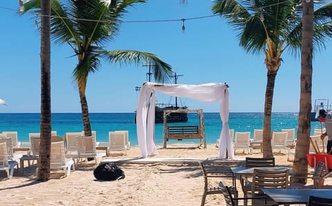 Day, Beach, Area and facilities, sunbed