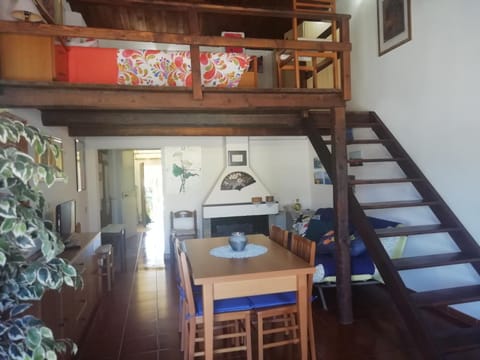 Bed, Living room, Dining area