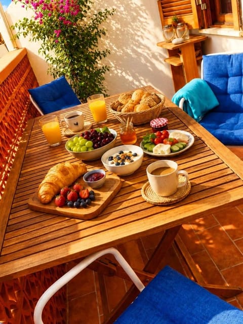 Balcony/Terrace, Seating area, Food
