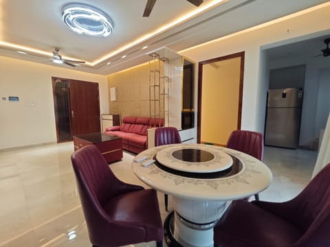 Restaurant/places to eat, Dining area, Dinner