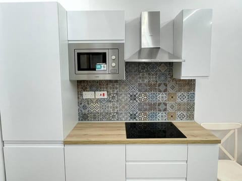 microwave, oven, kitchen