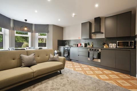 Kitchen or kitchenette, Seating area
