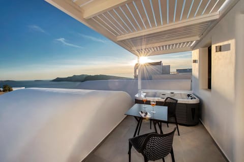 Hot Tub, Balcony/Terrace, Alcoholic drinks, Sunset