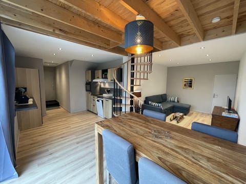 Kitchen or kitchenette, Living room