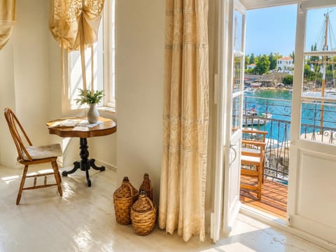Patio, Day, Natural landscape, View (from property/room), Balcony/Terrace, Living room, Seating area