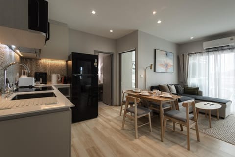 Living room, Dining area