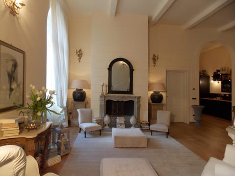 Communal lounge/ TV room