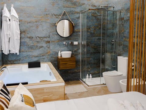 Toilet, Bed, Bathroom, Photo of the whole room, Bedroom, towels