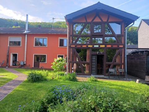 Property building, Garden, Balcony/Terrace