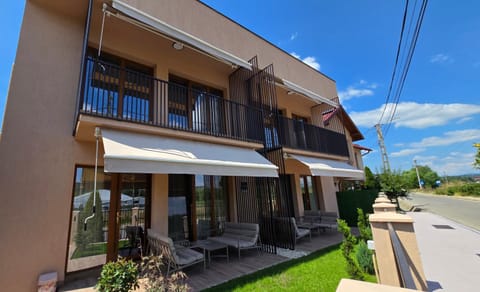 Property building, Balcony/Terrace