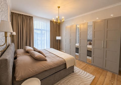 Bedroom, wardrobe