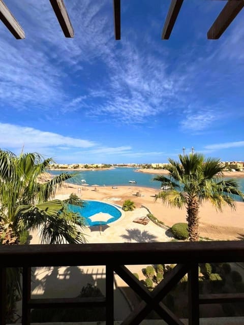 Day, View (from property/room), Balcony/Terrace, Lake view, Pool view, Swimming pool