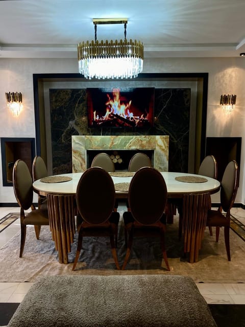 Living room, Seating area, Dining area
