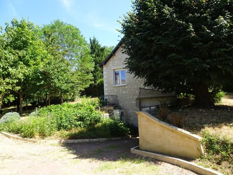 Facade/entrance, Garden, Garden view, Parking