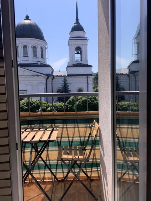 Nearby landmark, Neighbourhood, View (from property/room), Balcony/Terrace, Balcony/Terrace, Street view, Street view, Breakfast, Location