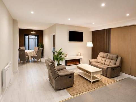 TV and multimedia, Living room, Seating area