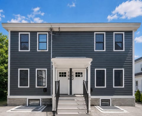 Property building, Facade/entrance