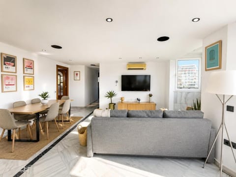 TV and multimedia, Living room, Dining area, air conditioner
