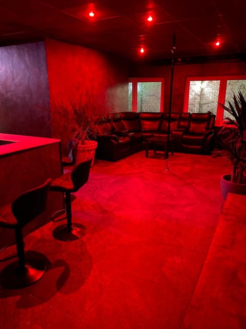 Communal lounge/ TV room