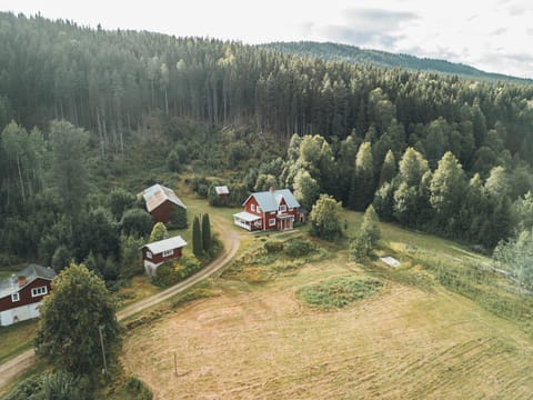 Property building, Natural landscape, On site, Mountain view