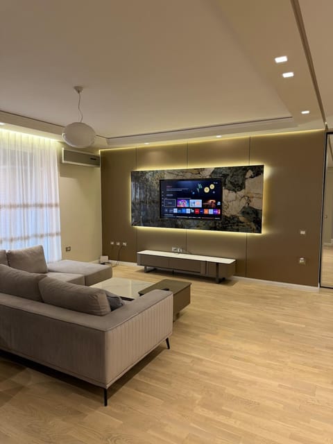 Communal lounge/ TV room, TV and multimedia, Living room, Seating area